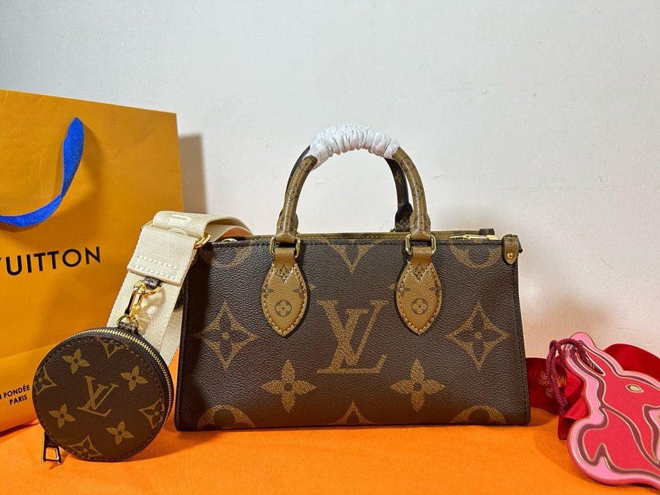 LOUIS VUITTON ONTHEGO EAST WEST handbag M46653 LOUIS VUITTON ONTHEGO EAST WEST handbag M46653