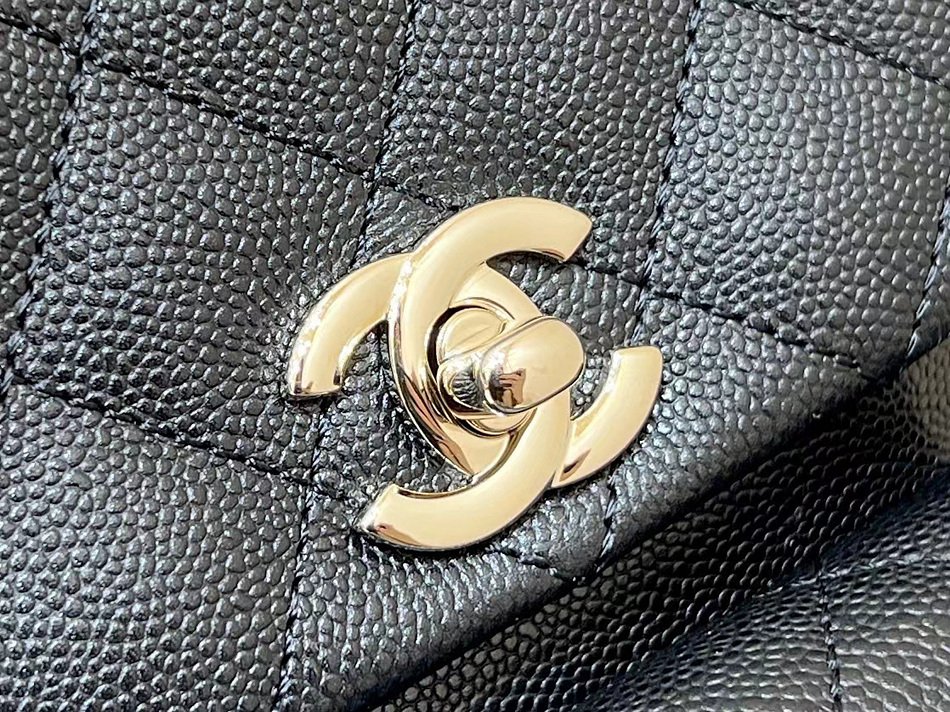 CHANEL 2023 Autumn/Winter Series Small Backpack AS4399