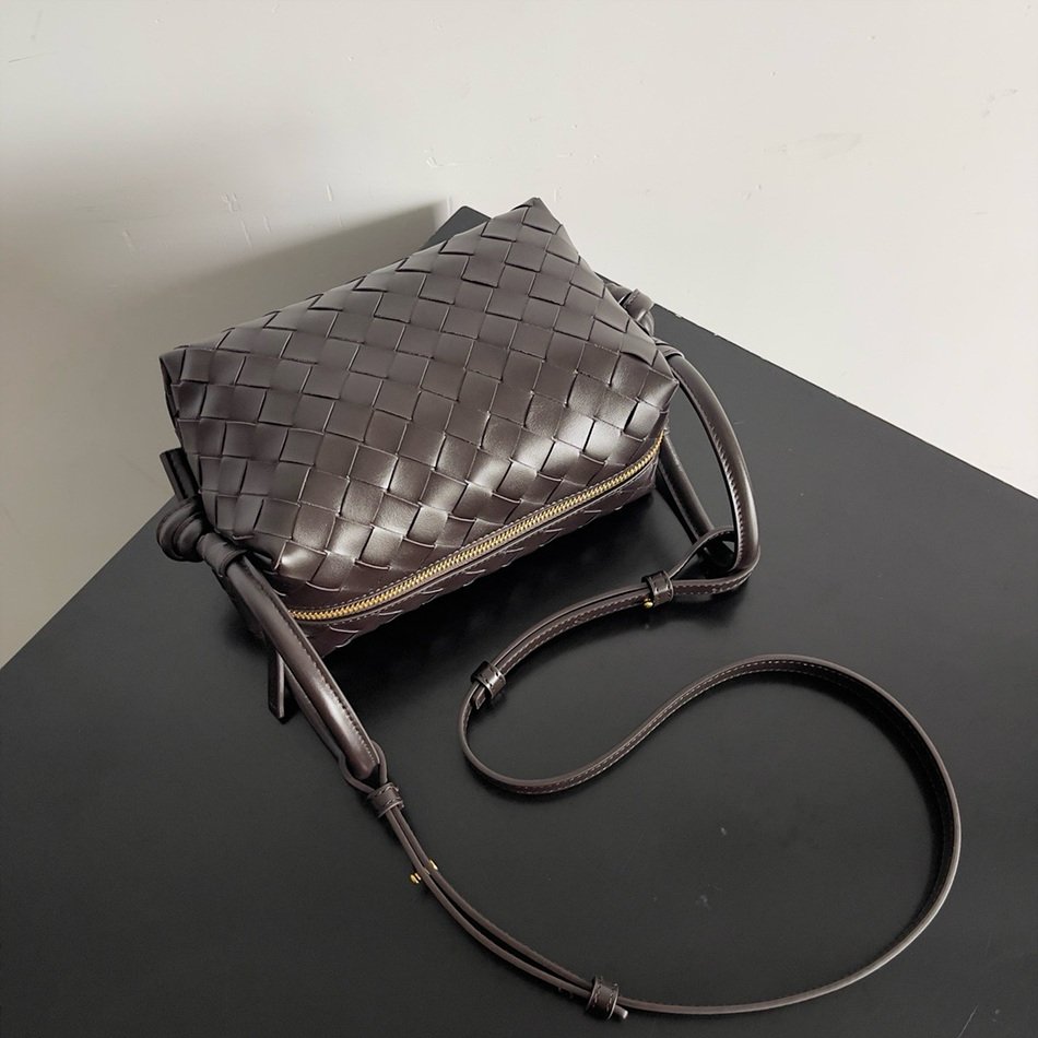 BOTTEGA BENETA Small Loop Cross Body crossbody bag 796615