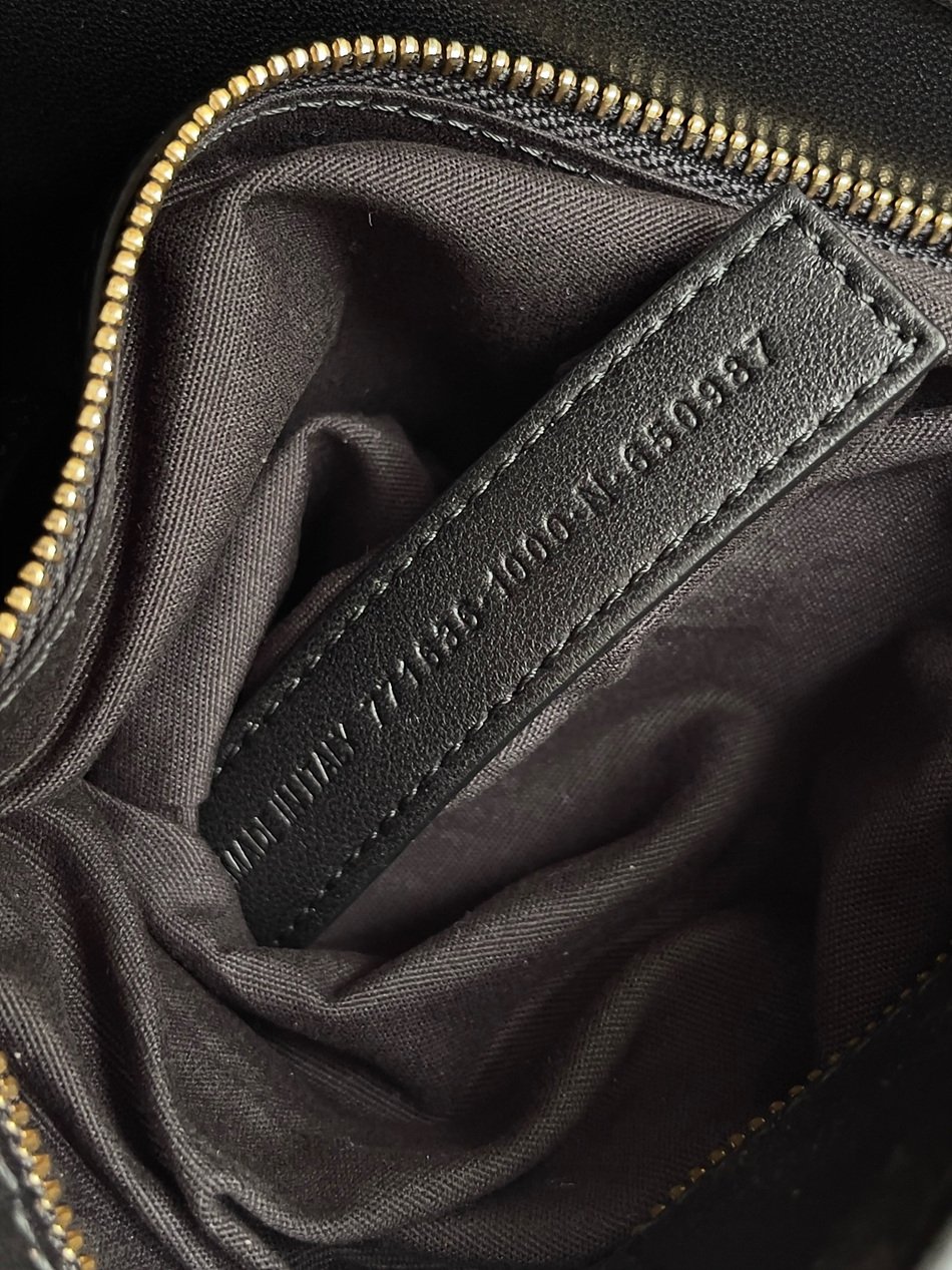 BALENCIAGA LOCKER Medium Vertical HOBO Handbag C1000