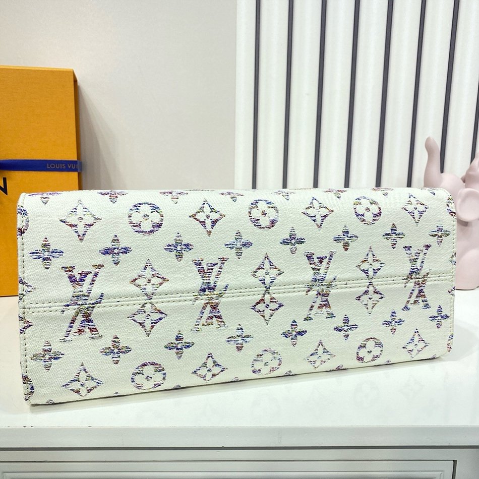 LOUIS VUITTON ONTHEGO Medium Handbag M24708