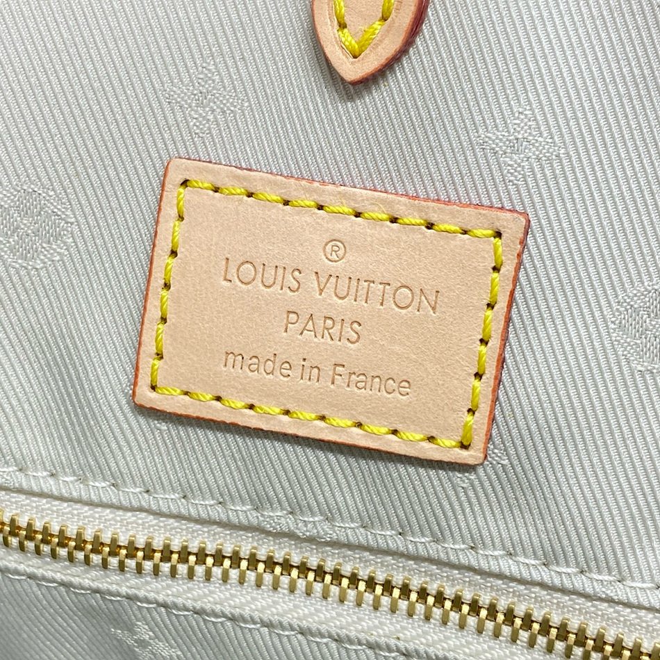 LOUIS VUITTON ONTHEGO Medium Handbag M24708