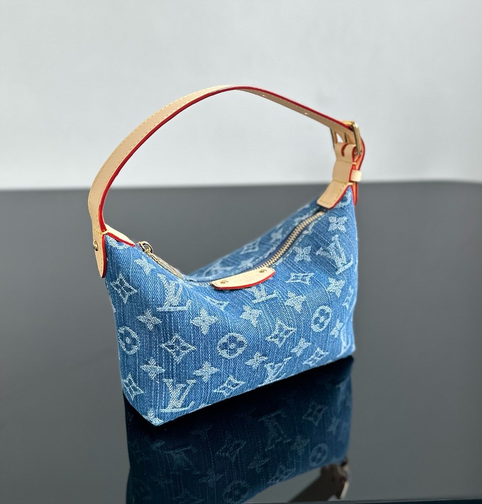 LOUIS VUITTON HILLS POCHETTE Handbag M82949