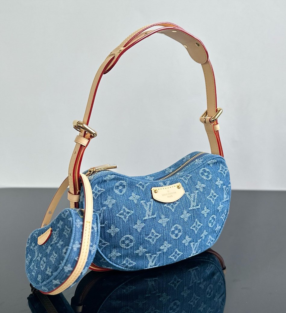 LOUIS VUITTON CROISSANT Medium Handbag M46856