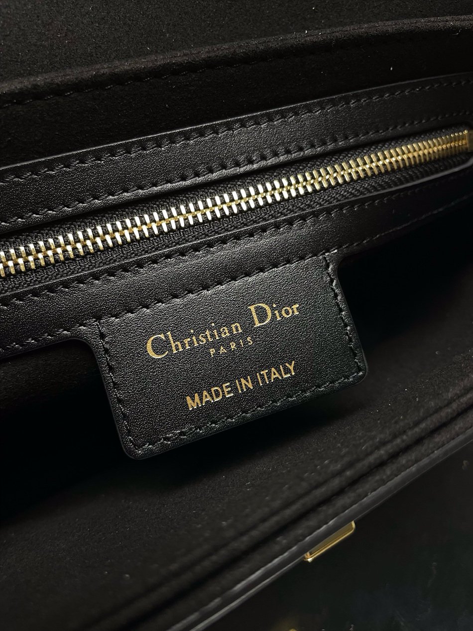 DIOR 30 Montaigne Avenue handbag M9260