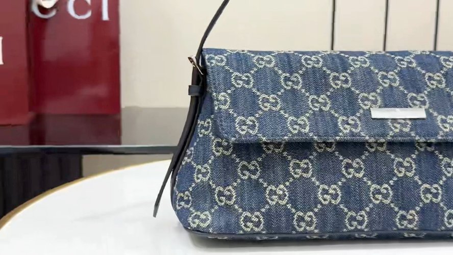 【新款】Gucci Madison系列中号肩背包,蓝色牛仔/出货了,🐎型号:874744。小视频