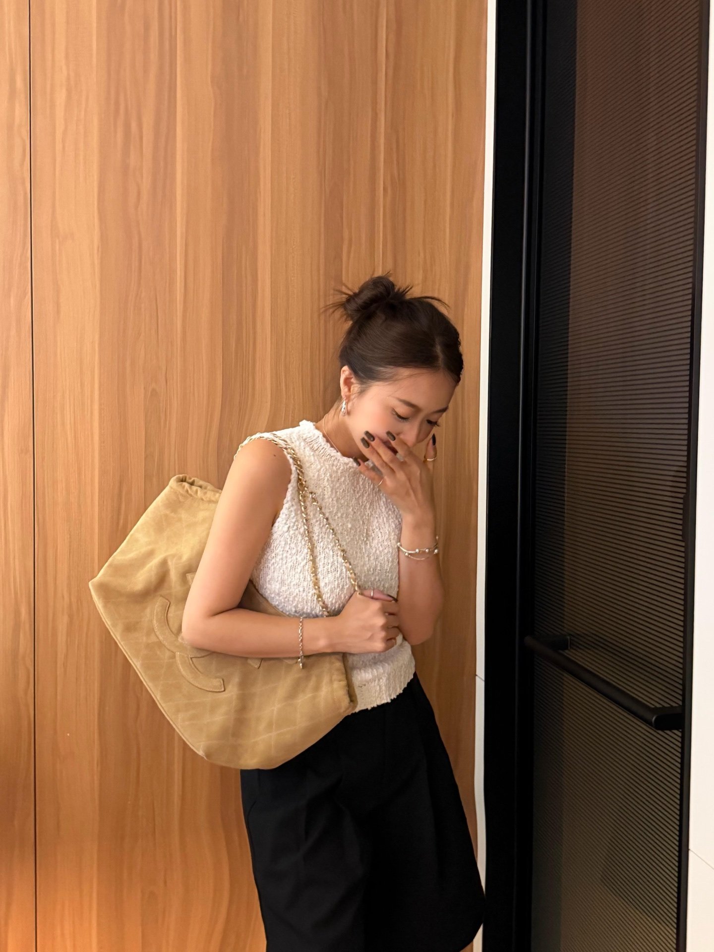 6475 这只奶茶麂皮Hobo真的长在审美点上！软糯麂皮加上压纹大双C，慵懒老钱风拉满