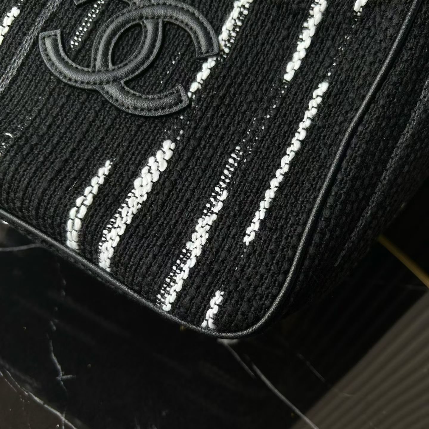 Chanel 26B高级手工坊系列双C托特包