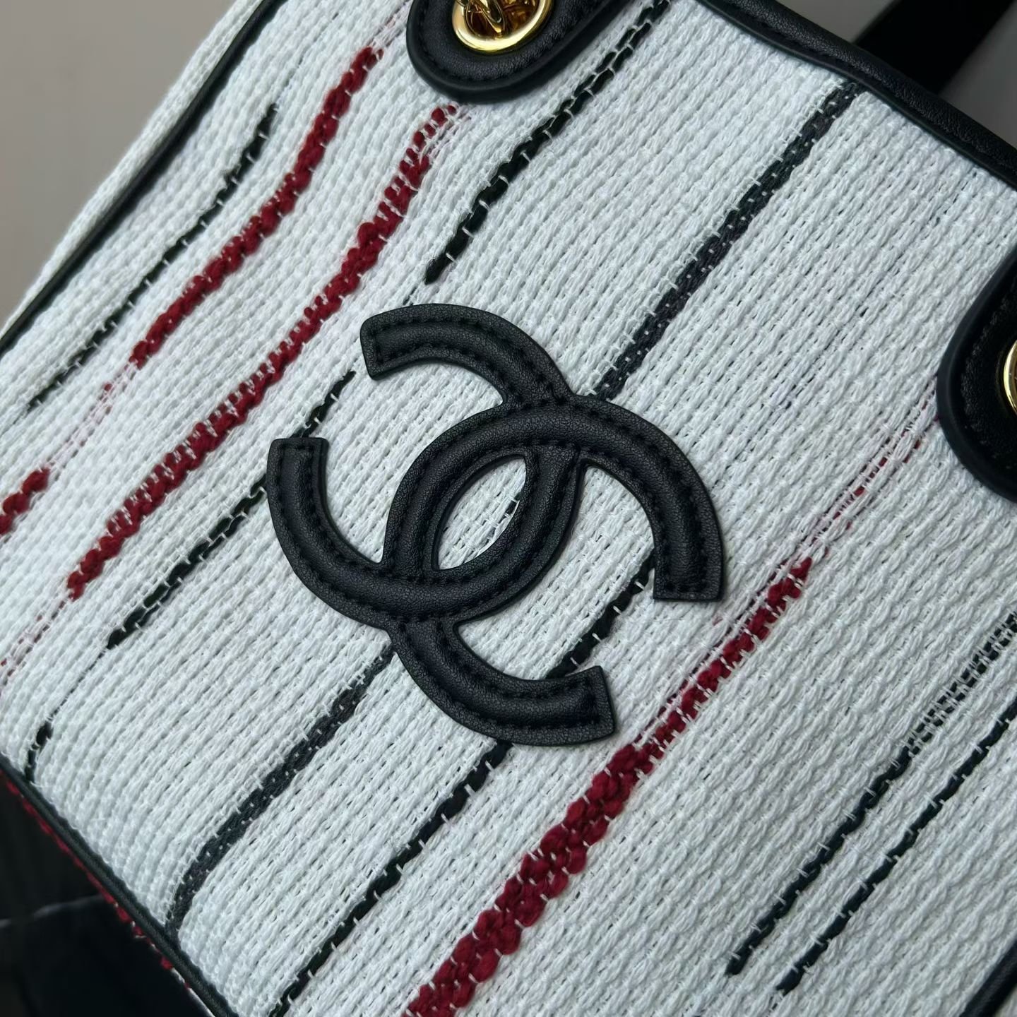 Chanel 26B高级手工坊系列双C托特包
