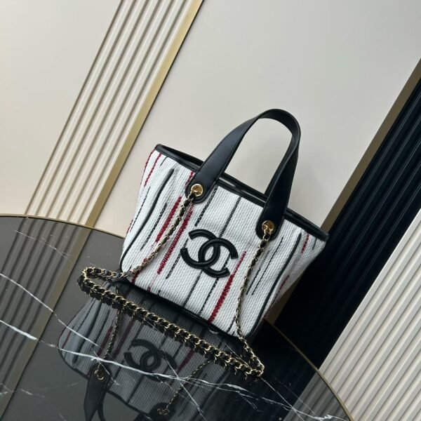 Chanel 26B高级手工坊系列双C托特包