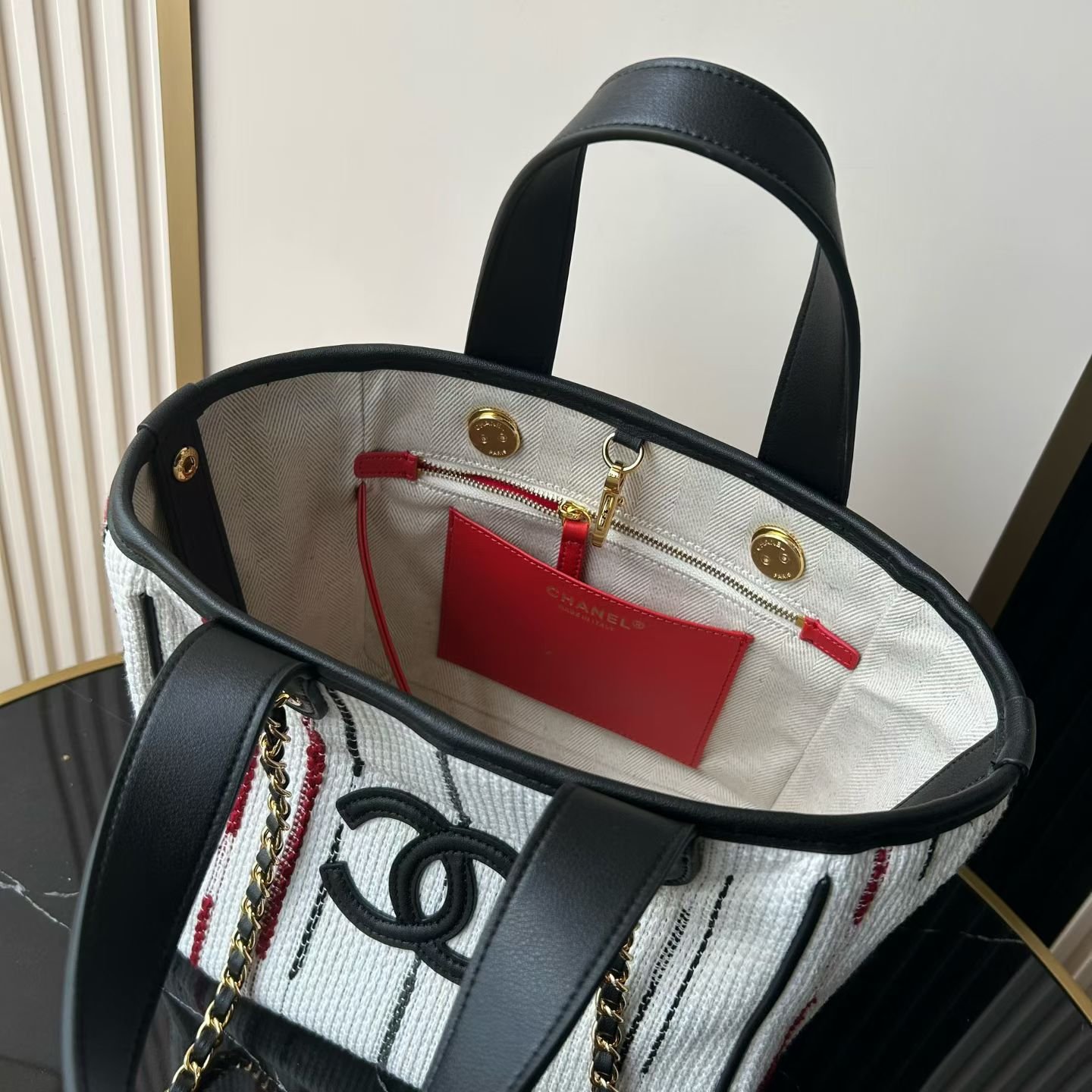 Chanel 26B高级手工坊系列双C托特包