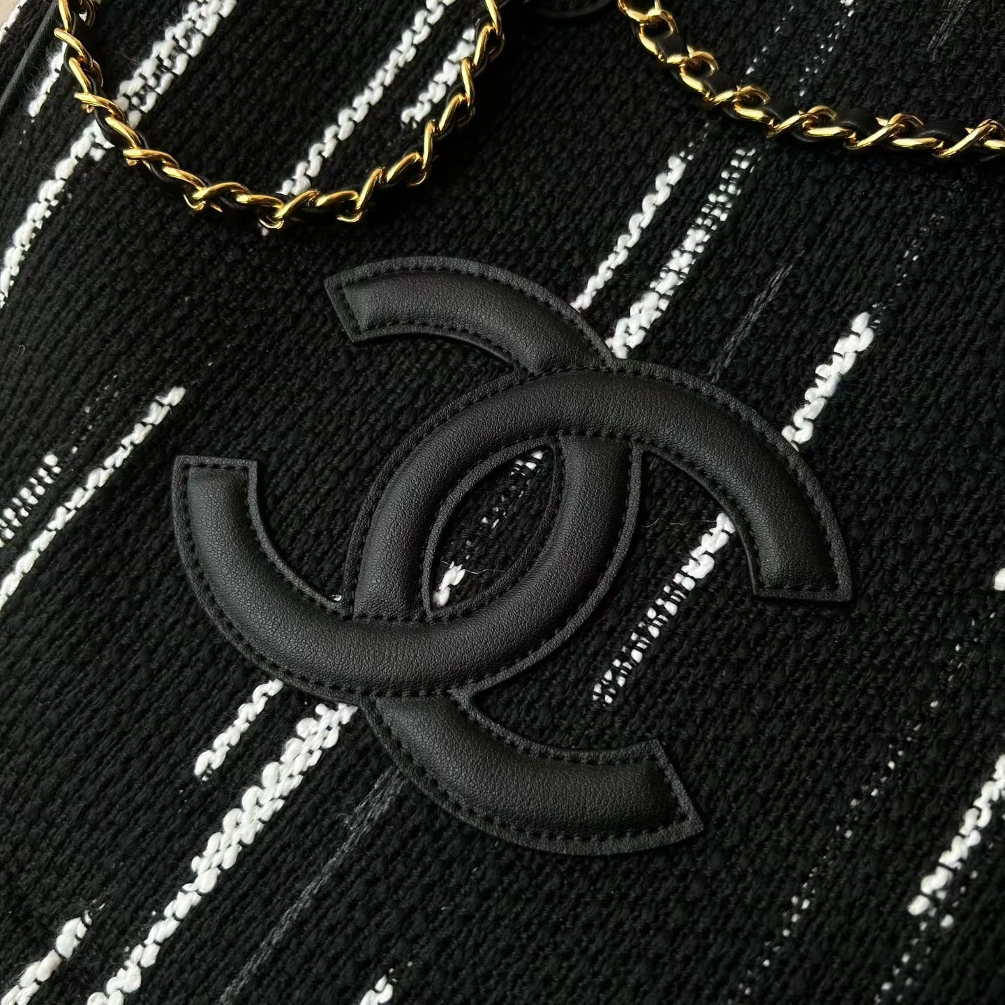 Chanel 26B高级手工坊系列双C托特包
