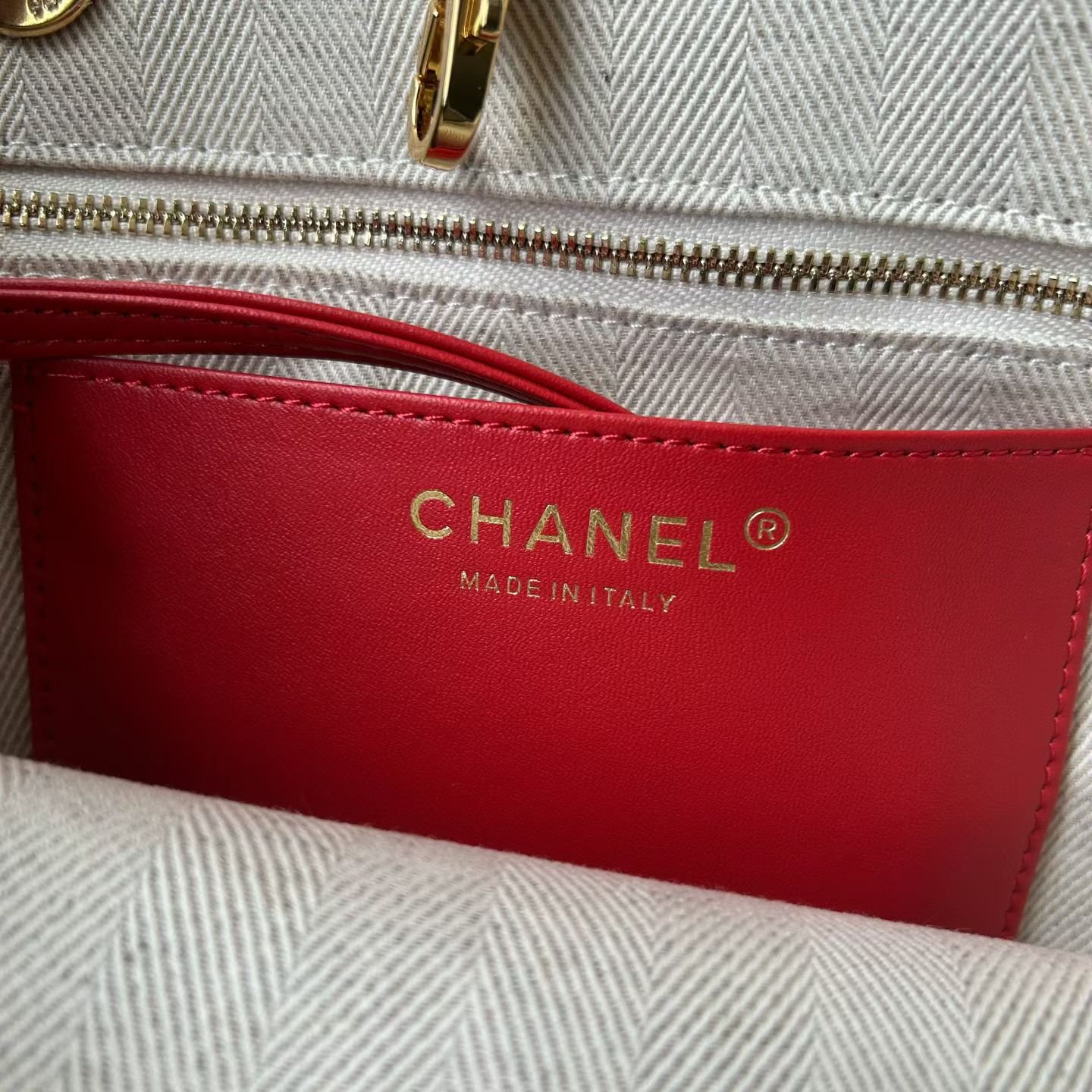 Chanel 26B高级手工坊系列双C托特包