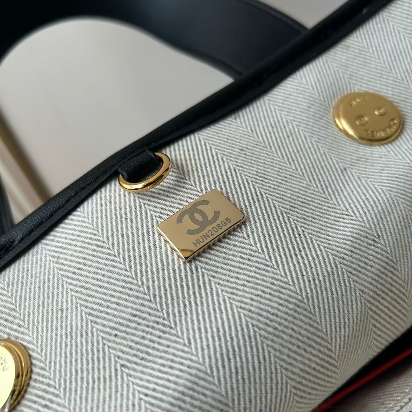 Chanel 26B高级手工坊系列双C托特包
