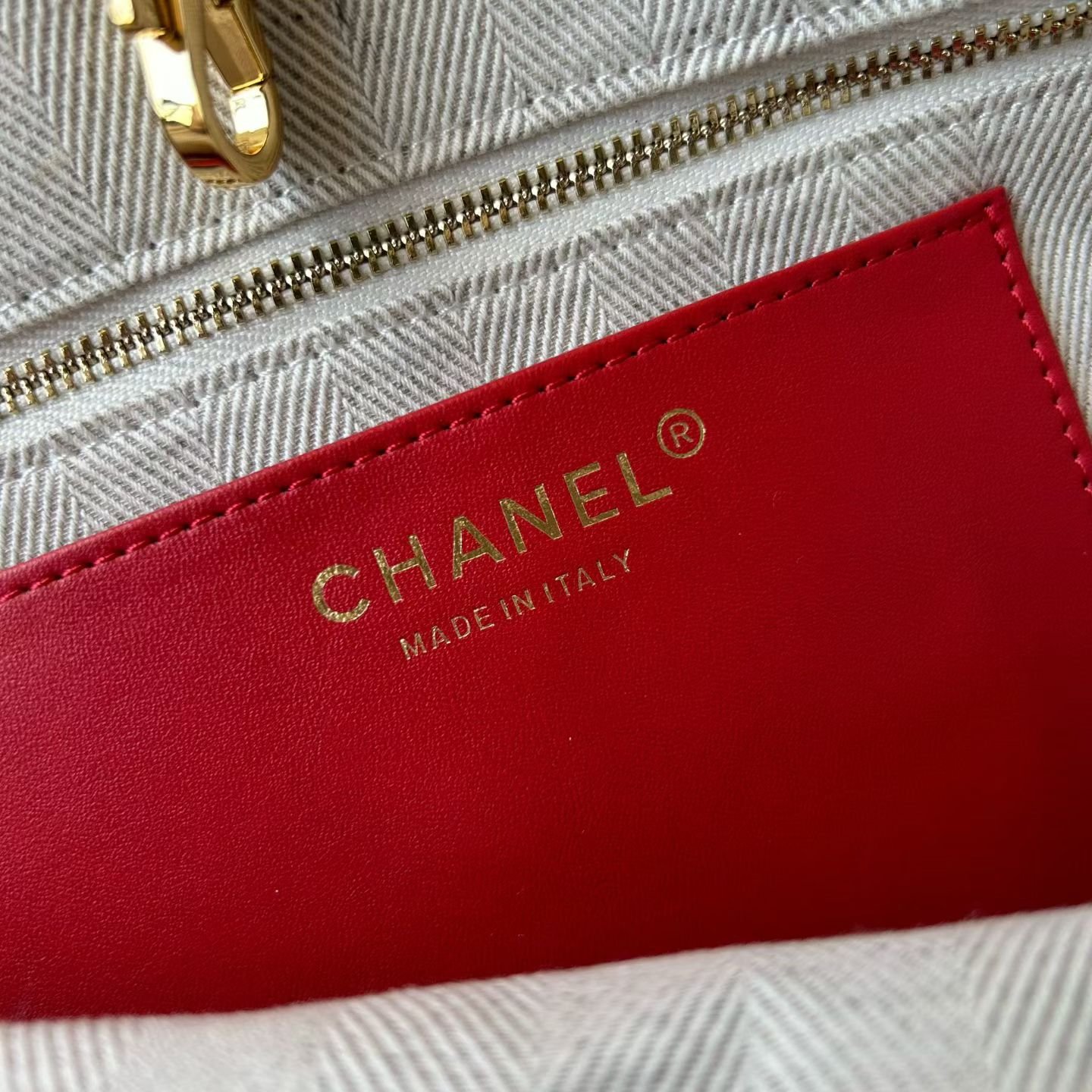 Chanel 26B高级手工坊系列双C托特包