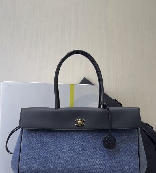 6428 香奈儿新品 |当法棍包遇上丹宁风