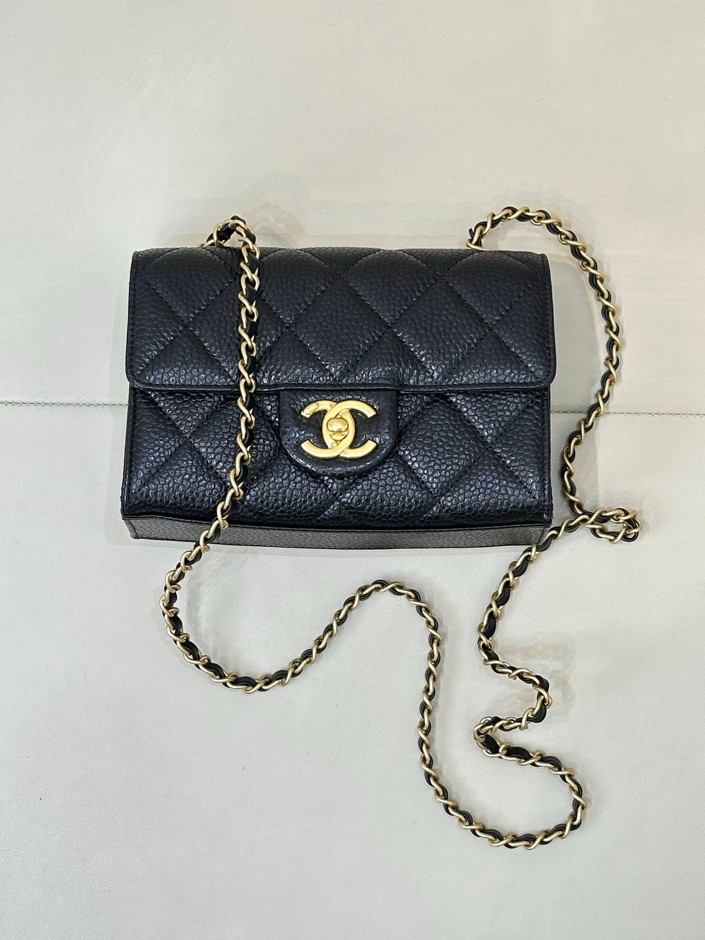 5981 Chanel黑金鱼子酱口盖包