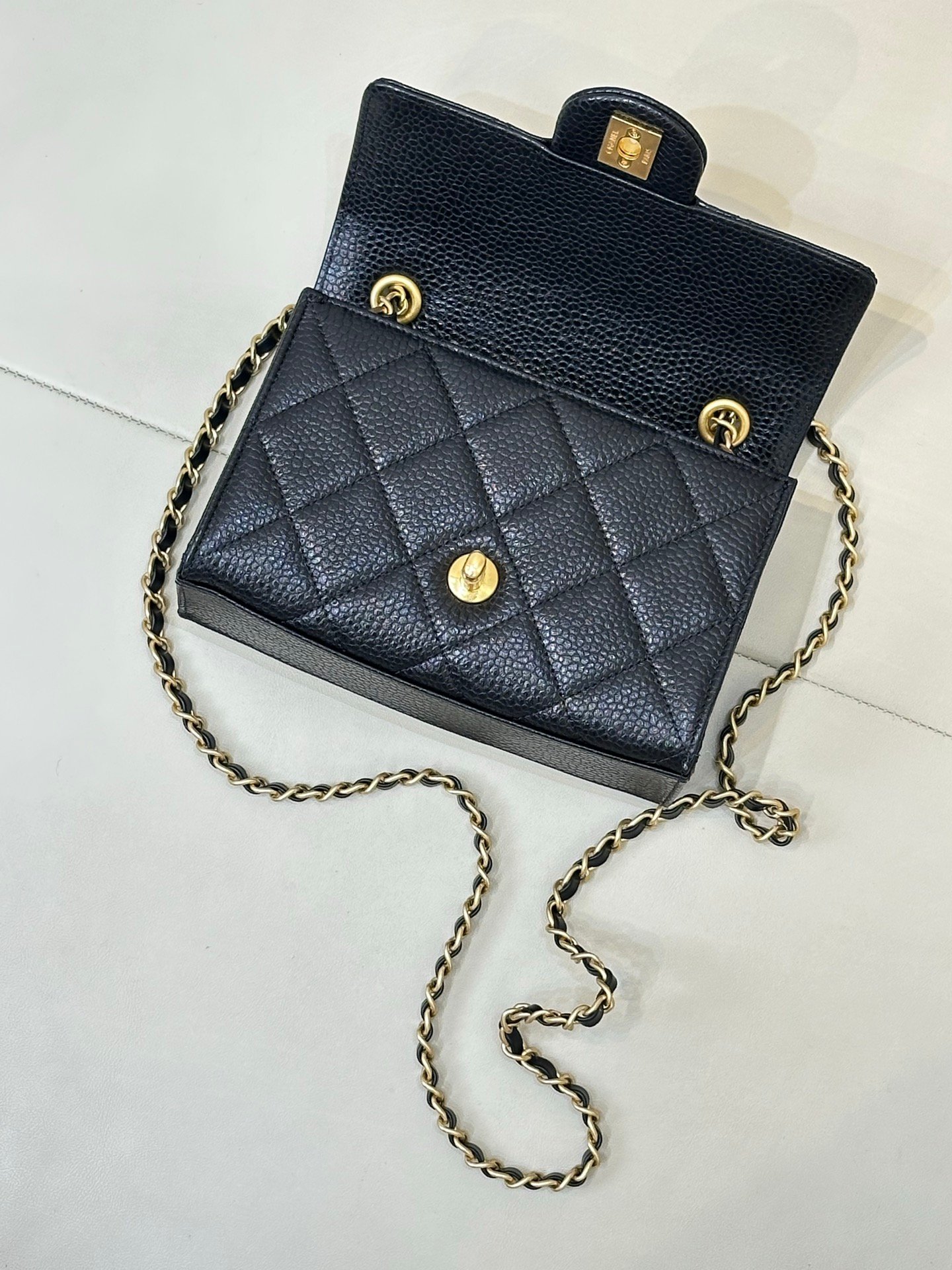 5981 Chanel黑金鱼子酱口盖包